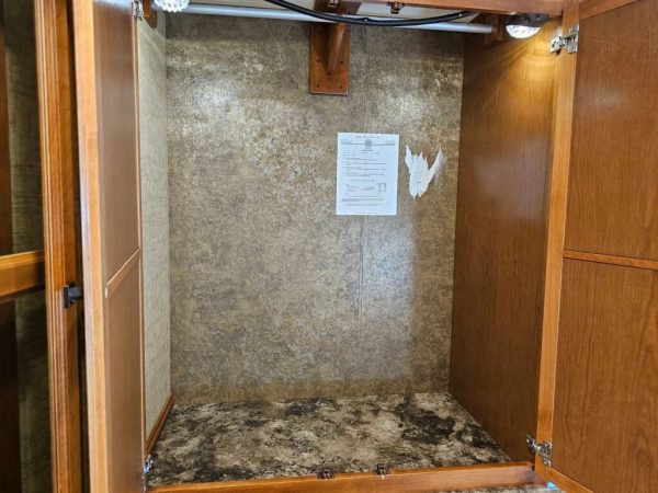 2014 Tiffin Motorhomes Allegro 31SA - Image 23