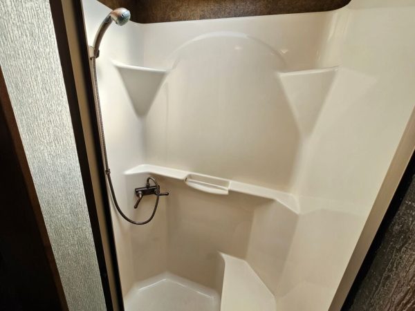 2014 Tiffin Motorhomes Allegro 31SA - Image 28