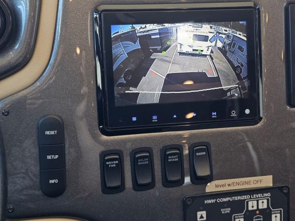 2014 Tiffin Motorhomes Allegro 31SA - Image 33