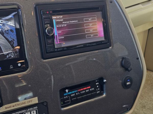 2014 Tiffin Motorhomes Allegro 31SA - Image 34