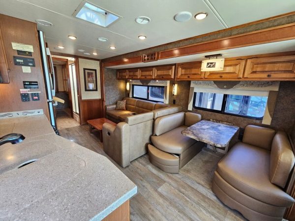 2014 Tiffin Motorhomes Allegro 31SA - Image 8