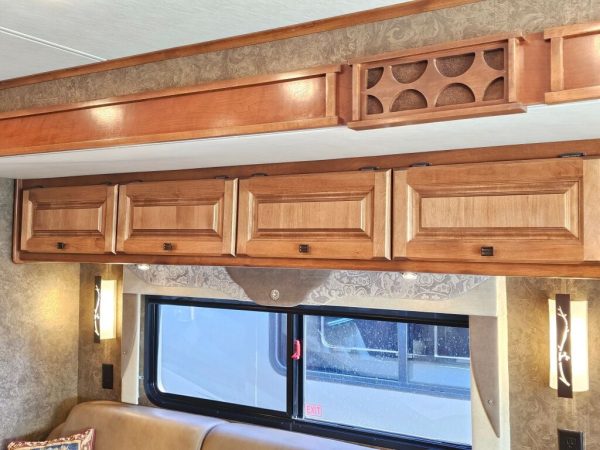 2014 Tiffin Motorhomes Allegro 31SA - Image 10