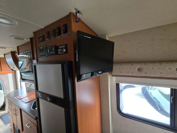 2014 Winnebago View 24G - Image 11