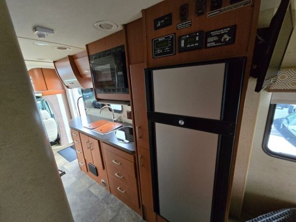 2014 Winnebago View 24G - Image 12