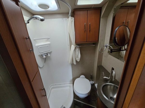 2014 Winnebago View 24G - Image 13