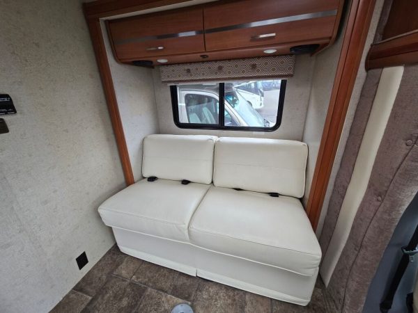 2014 Winnebago View 24G - Image 7