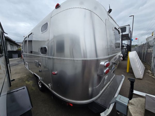 2015 Airstream Flying Cloud M-20 - Image 4