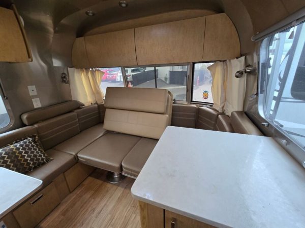 2015 Airstream Flying Cloud M-20 - Image 5
