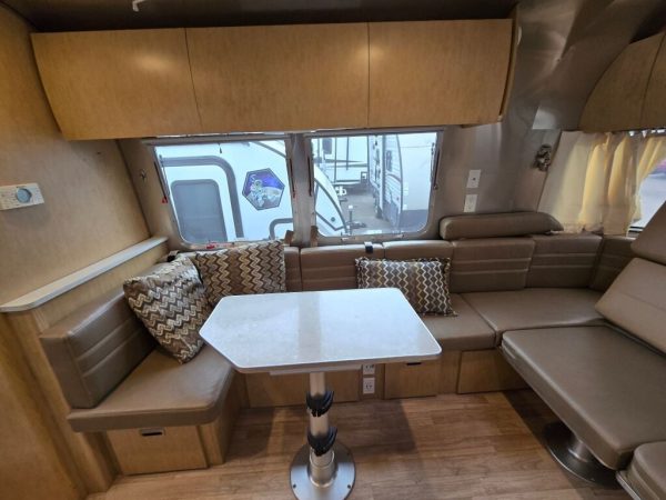 2015 Airstream Flying Cloud M-20 - Image 6