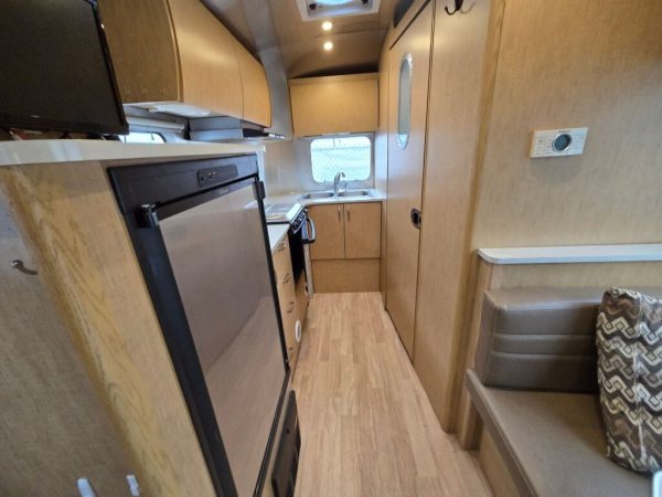 2015 Airstream Flying Cloud M-20 - Image 7