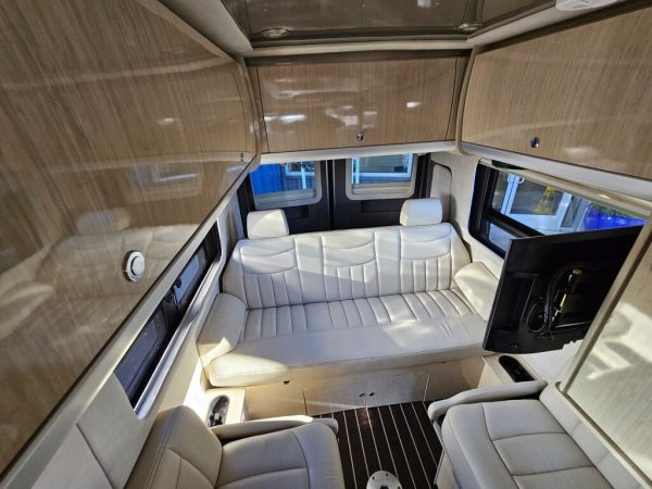 2015 Airstream Interstate Grand Tour EXT 3500 - Image 11