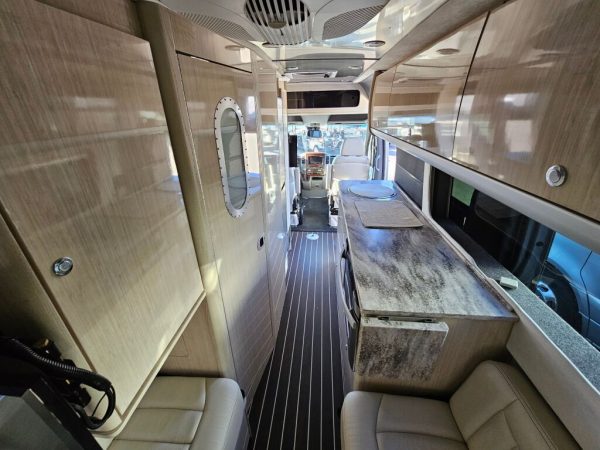 2015 Airstream Interstate Grand Tour EXT 3500 - Image 12