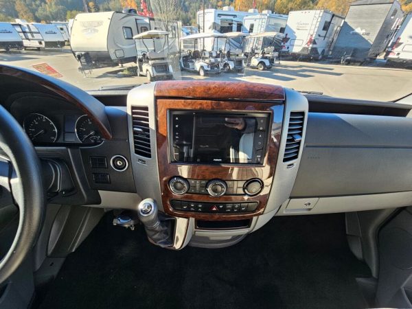 2015 Airstream Interstate Grand Tour EXT 3500 - Image 17