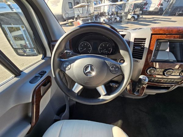 2015 Airstream Interstate Grand Tour EXT 3500 - Image 18