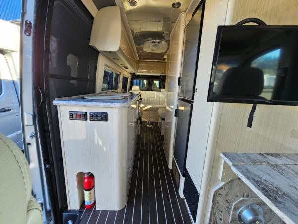 2015 Airstream Interstate Grand Tour EXT 3500 - Image 22