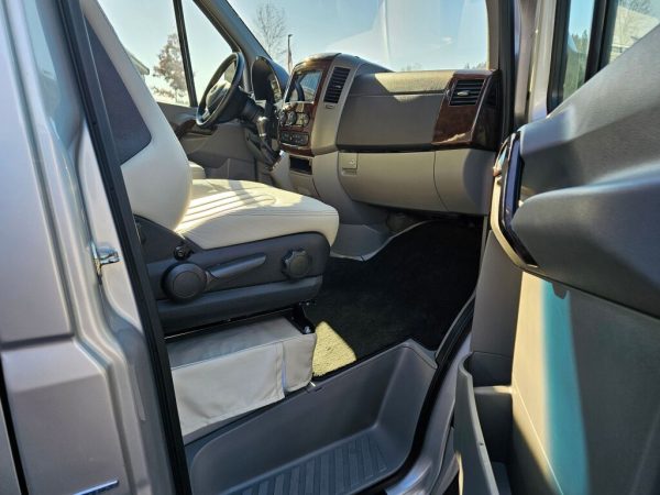 2015 Airstream Interstate Grand Tour EXT 3500 - Image 6