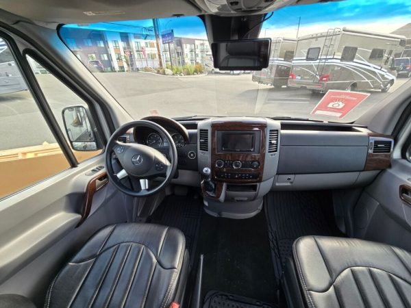2015 Airstream Interstate LOUNGE - Image 5