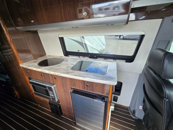 2015 Airstream Interstate LOUNGE - Image 6