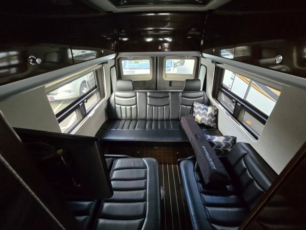 2015 Airstream Interstate LOUNGE - Image 9