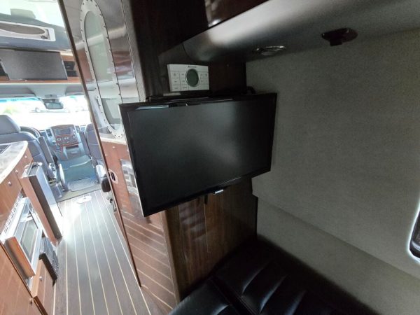 2015 Airstream Interstate LOUNGE - Image 10