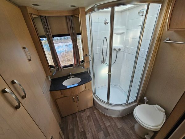 2015 Leisure Travel Unity 24MB - Image 11