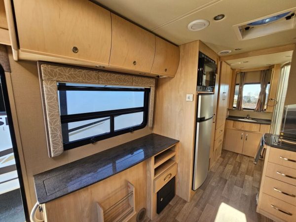 2015 Leisure Travel Unity 24MB - Image 12