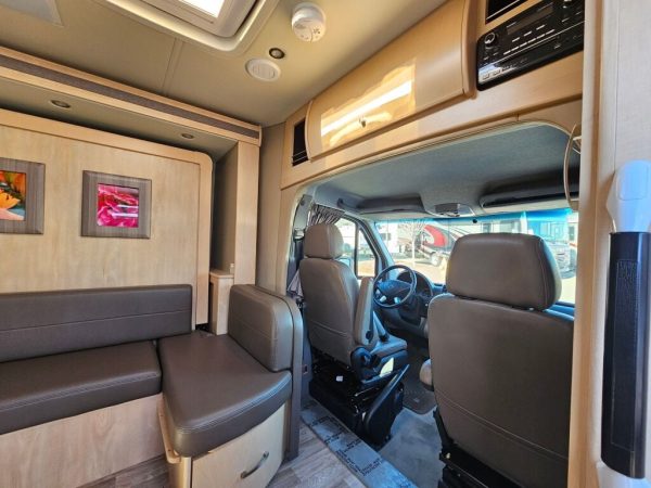 2015 Leisure Travel Unity 24MB - Image 7