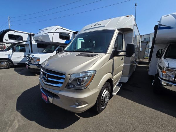 2015 Leisure Travel Unity U24IB - Image 14