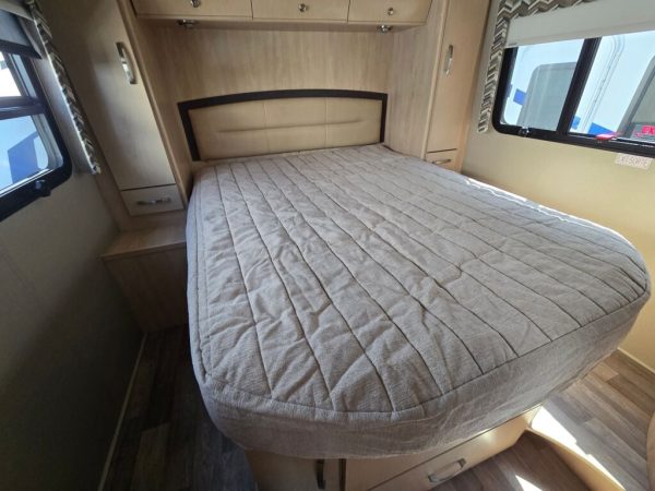 2015 Leisure Travel Unity U24IB - Image 9