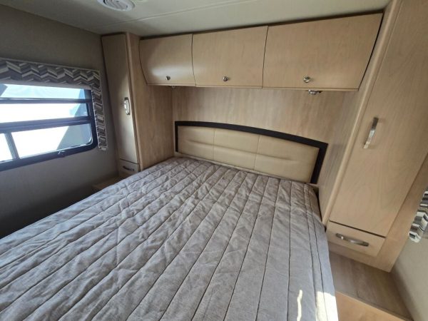2015 Leisure Travel Unity U24IB - Image 10
