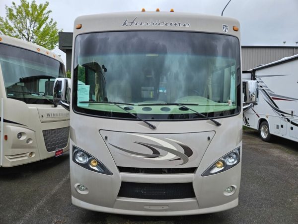 2015 Thor Motor Coach Hurricane 31S - Image 2