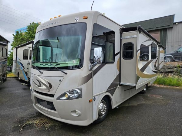 2015 Thor Motor Coach Hurricane 31S - Image 3
