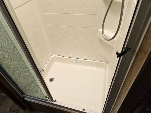 2015 Thor Motor Coach Hurricane 31S - Image 10