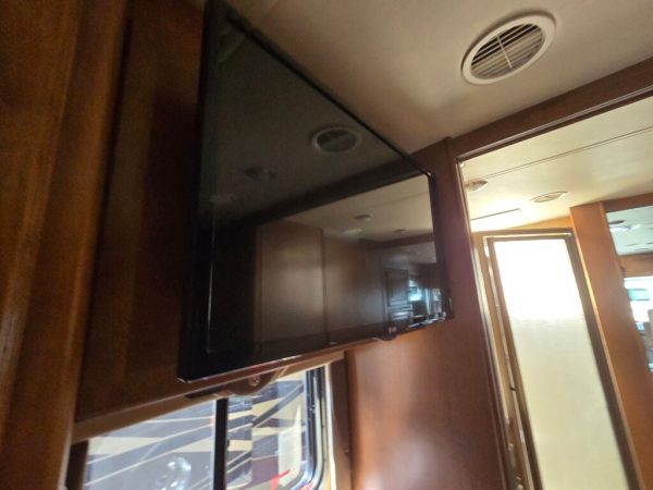 2015 Tiffin Motorhomes Allegro 34TGA - Image 16