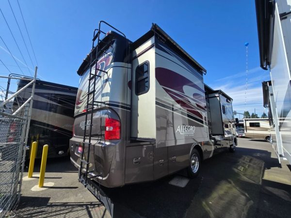2015 Tiffin Motorhomes Allegro 34TGA - Image 3