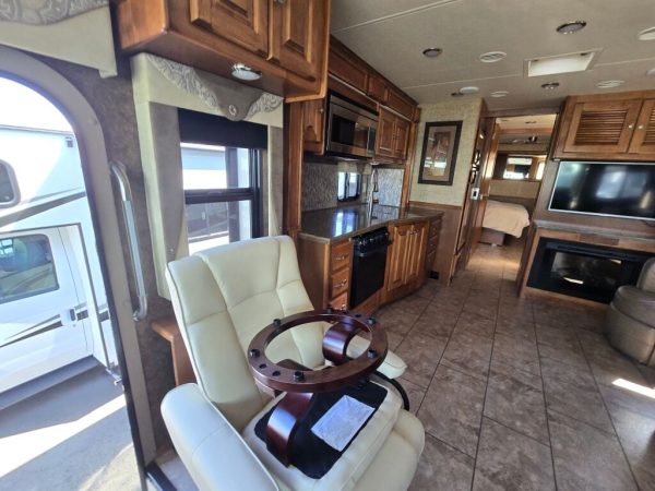 2015 Tiffin Motorhomes Allegro 34TGA - Image 9