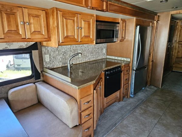 2015 Tiffin Motorhomes Allegro Red 33AA - Image 16