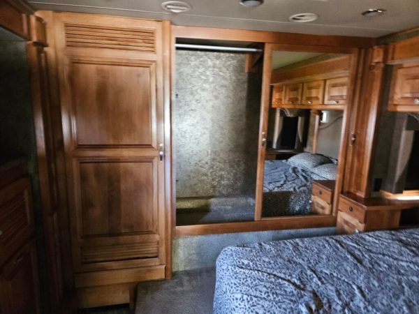 2015 Tiffin Motorhomes Allegro Red 33AA - Image 23