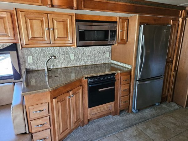 2015 Tiffin Motorhomes Allegro Red 33AA - Image 25