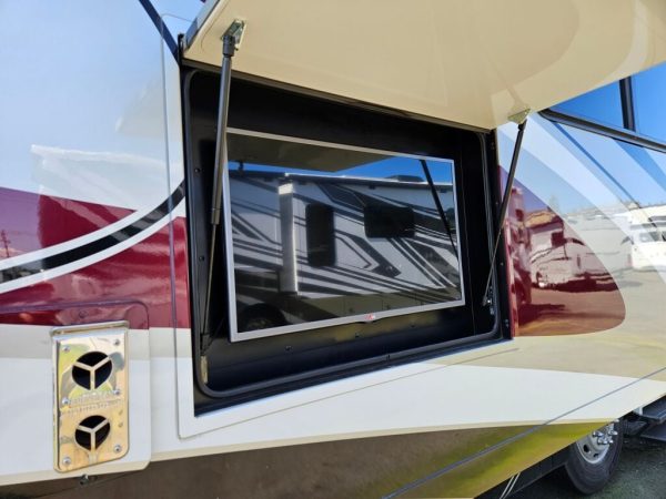 2015 Tiffin Motorhomes Allegro Red 33AA - Image 9
