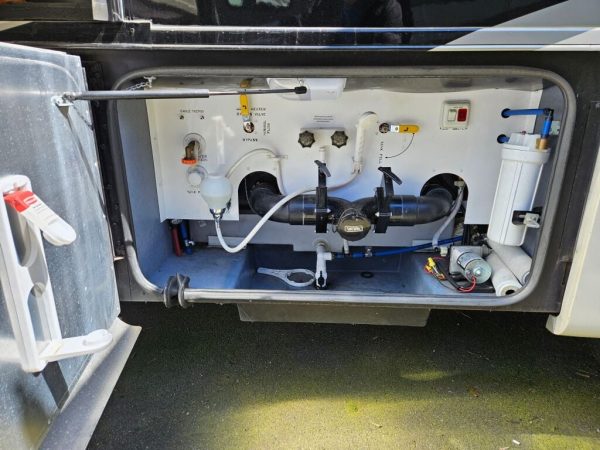 2015 Tiffin Motorhomes Allegro Red 33AA - Image 10