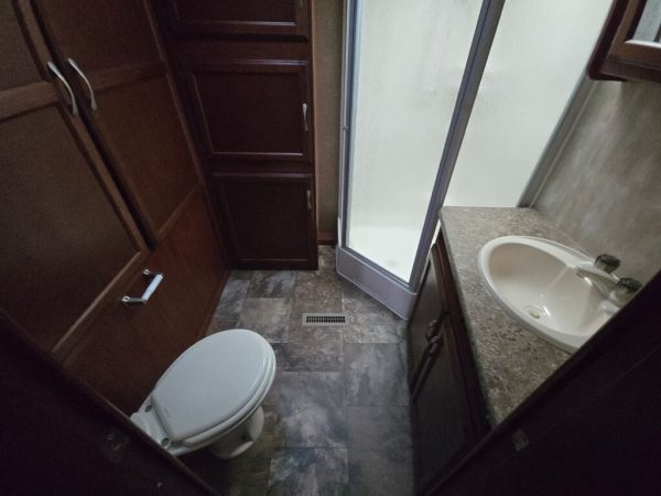 2015 Winnebago Minnie 2201DS - Image 23