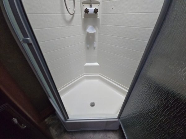 2015 Winnebago Minnie 2201DS - Image 26
