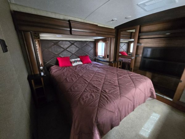 2016 Keystone Montana LEGACY 3160RL - Image 11
