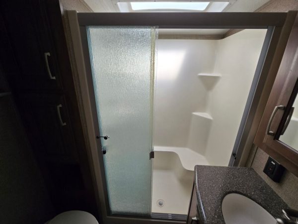 2016 Keystone Montana LEGACY 3160RL - Image 15