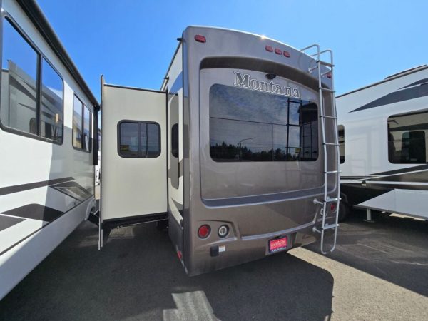 2016 Keystone Montana LEGACY 3160RL - Image 4