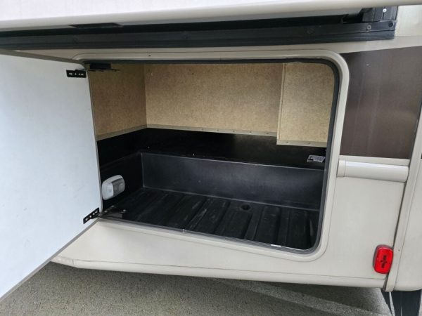 2016 Thor Motor Coach Hurricane 31S - Image 11