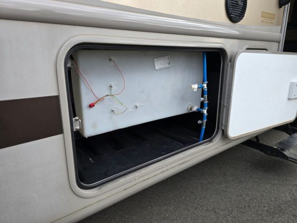 2016 Thor Motor Coach Hurricane 31S - Image 18