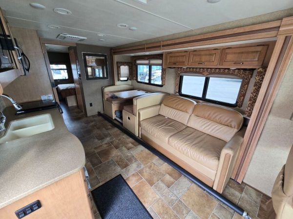 2016 Thor Motor Coach Hurricane 31S - Image 22