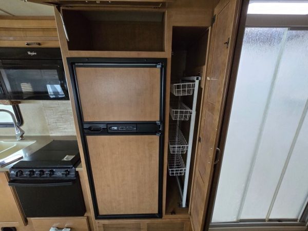 2016 Thor Motor Coach Hurricane 31S - Image 26